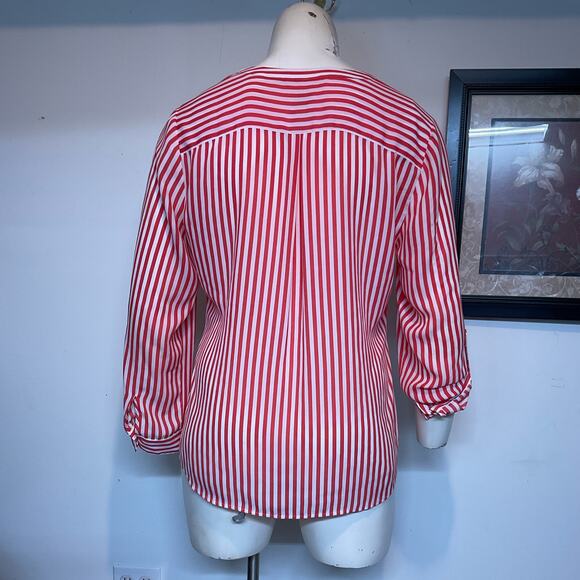 Chicos Blouse Womens Size 2 Large Tie Front Roll Tab Vee Neck Coral White Stripe - Picture 13 of 16